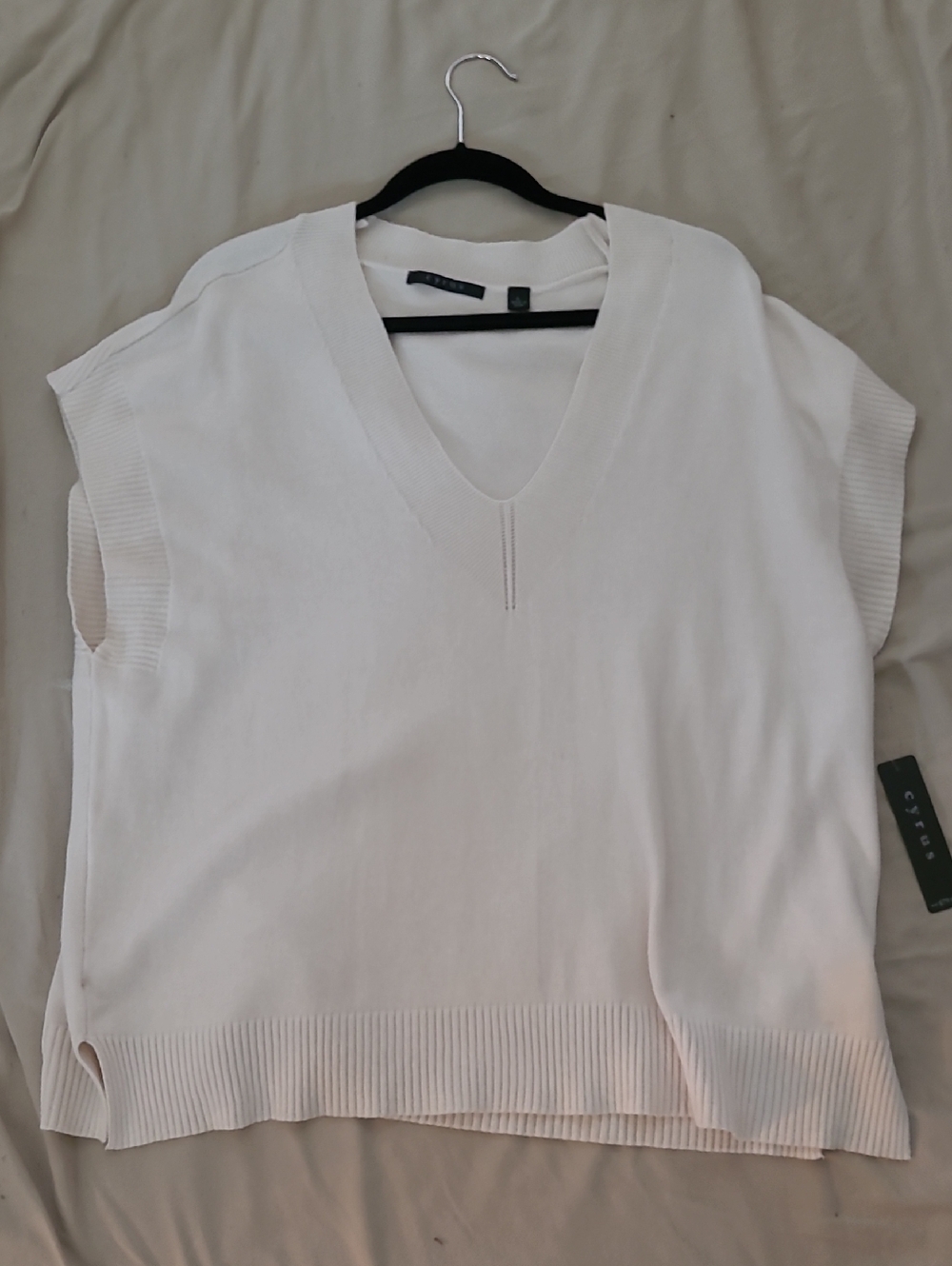 Cyrus Cream V-Neck Sleeveless Knit Sweater